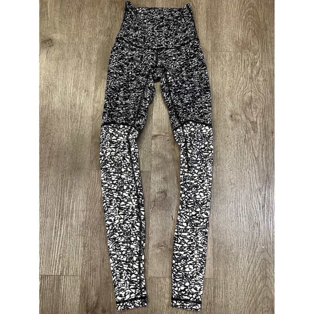 Lululemon Black White Abstract Marble High Rise Leggings Size 2 Full Length 28in